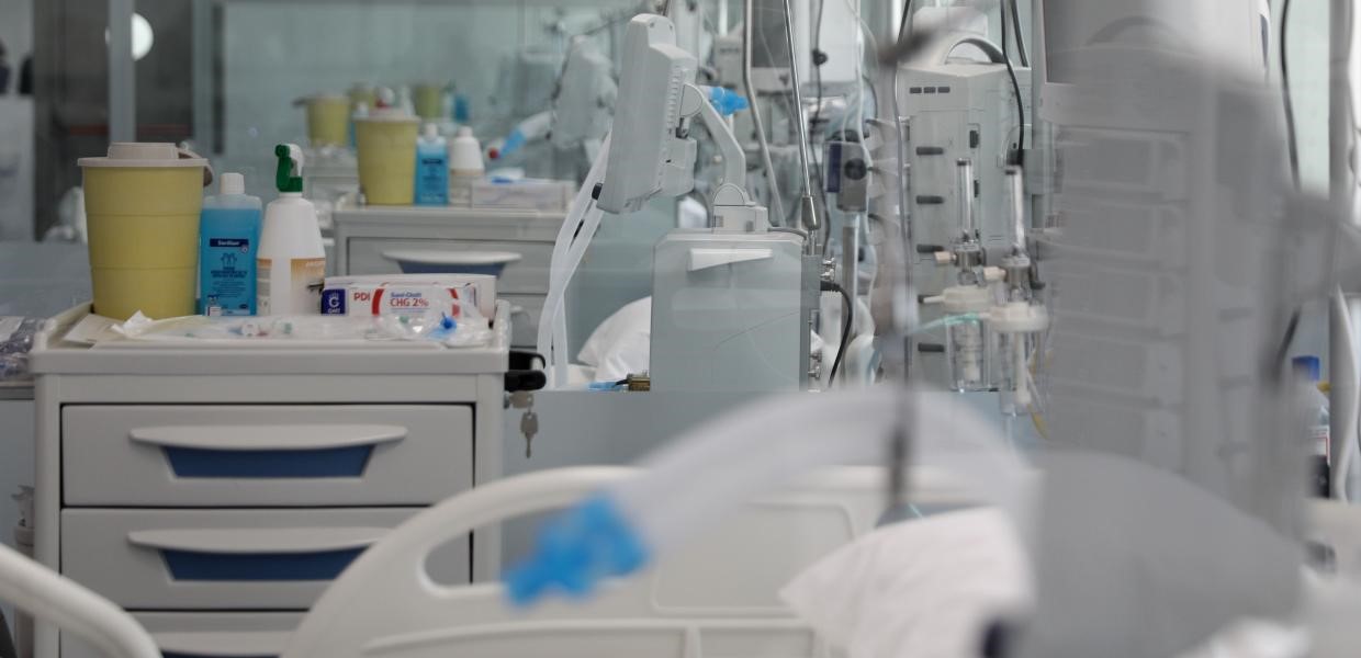 Kατέληξε 44χρονος στη ΜΕΘ Covid-19